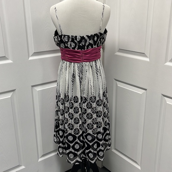 Max and Cleo Chiffon Lined Dress Size 12 - Picture 6 of 10